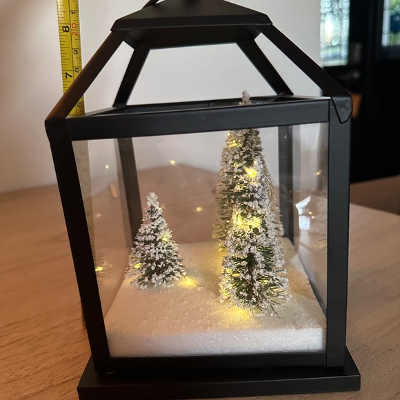 Bottlebrush Christmas Tree Lantern - Battery Operated - Picture 4 of 4